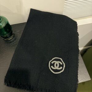 CHANEL Classic Black Wool Scarf